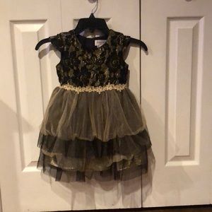 Black and Gold shimmer party/holiday dress (4T)
